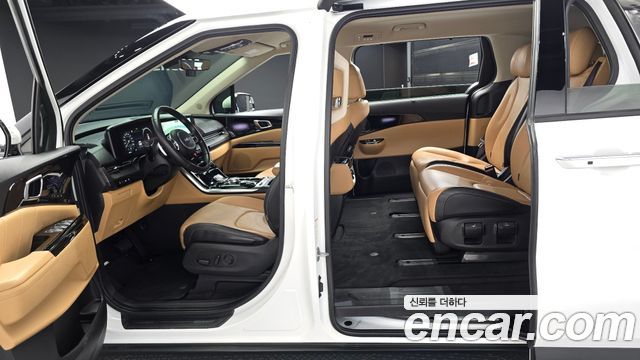Kia Canival 2023 — photo 11