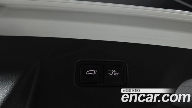 Kia Canival 2023 — photo 16