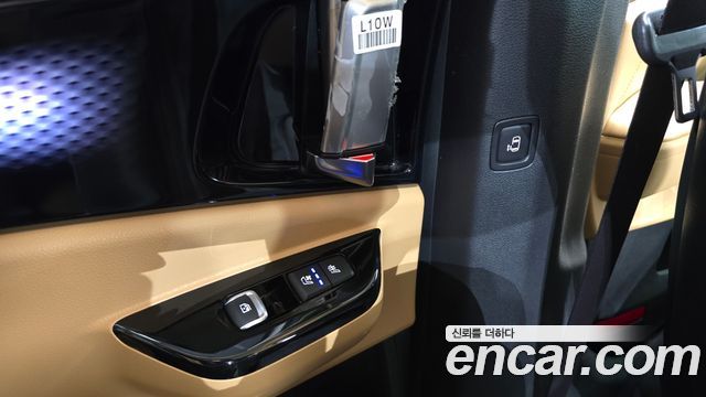 Kia Canival 2023 — photo 17