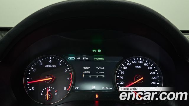 Kia K7 2017 — photo 11