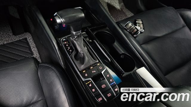 Kia K7 2017 — photo 12