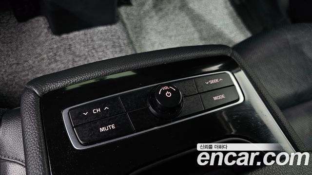 Kia K7 2017 — photo 19