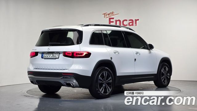 Mercedes-Benz GLB-Class 2021 — photo 2