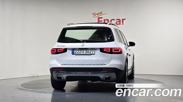 Mercedes-Benz GLB-Class 2021 — photo 4