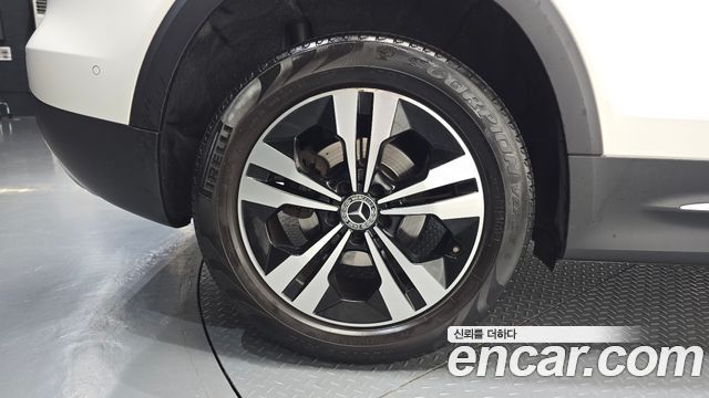 Mercedes-Benz GLB-Class 2021 — photo 5