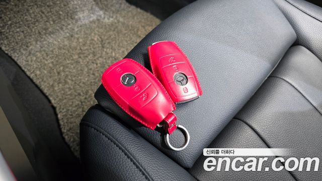 Mercedes-Benz GLB-Class 2021 — photo 22