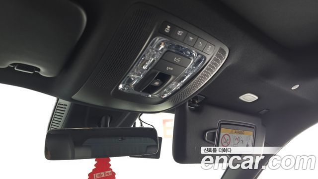 Mercedes-Benz GLB-Class 2021 — photo 26