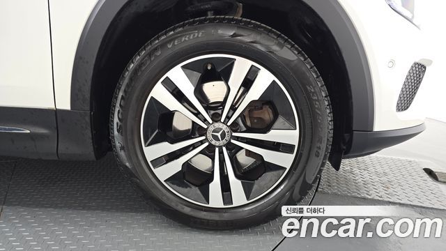 Mercedes-Benz GLB-Class 2021 — photo 7