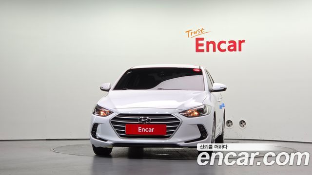 Hyundai AVANTE 2018 — photo 3