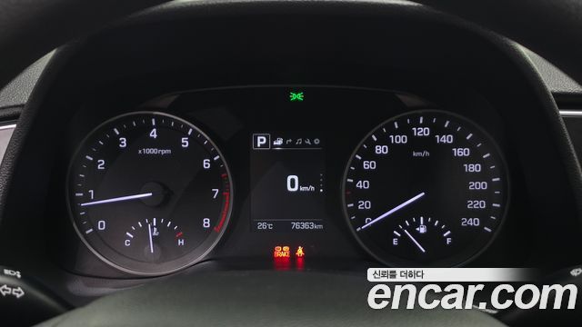 Hyundai AVANTE 2018 — photo 11