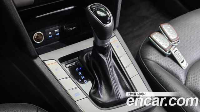 Hyundai AVANTE 2018 — photo 12