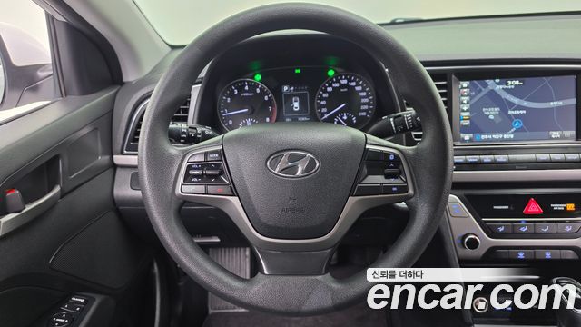 Hyundai AVANTE 2018 — photo 19