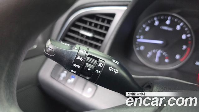 Hyundai AVANTE 2018 — photo 21