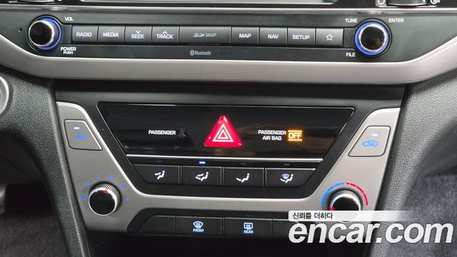 Hyundai AVANTE 2018 — photo 25
