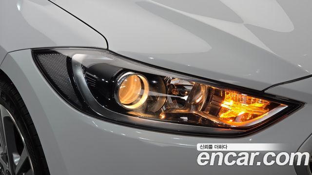 Hyundai AVANTE 2018 — photo 8