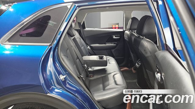 Kia Niro 2018 — photo 17