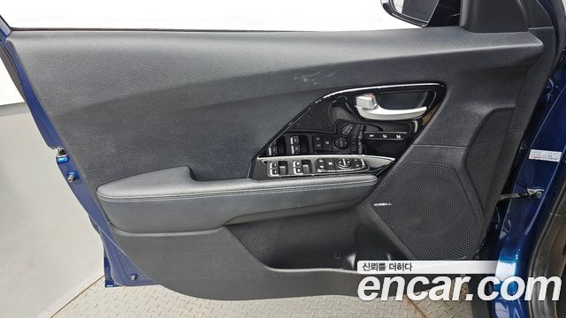 Kia Niro 2018 — photo 14