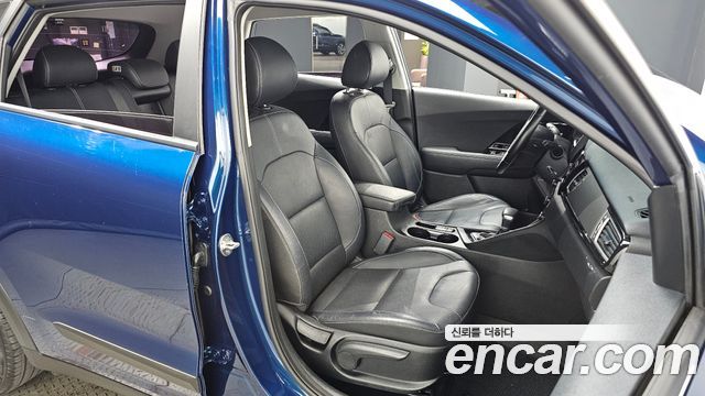 Kia Niro 2018 — photo 16