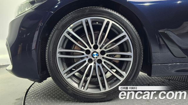 BMW 5-Series 2020 — photo 5