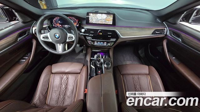 BMW 5-Series 2020 — photo 10