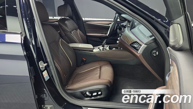 BMW 5-Series 2020 — photo 13