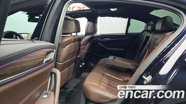 BMW 5-Series 2020 — photo 18