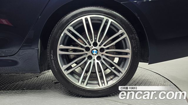 BMW 5-Series 2020 — photo 7