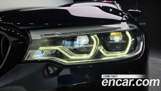 BMW 5-Series 2020 — photo 8