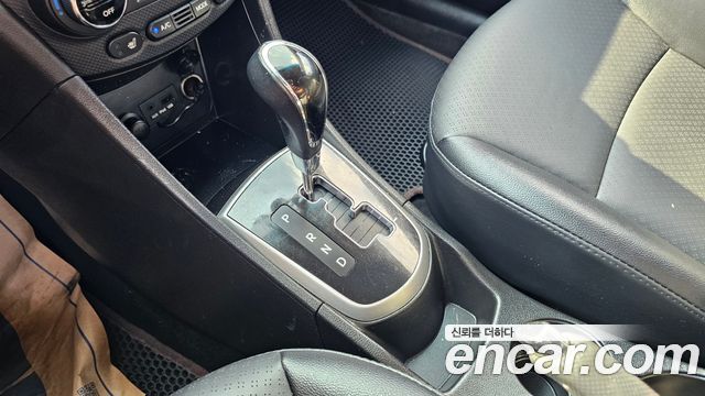 Hyundai Accent 2014 — photo 12