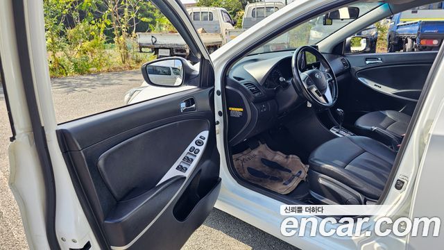 Hyundai Accent 2014 — photo 13