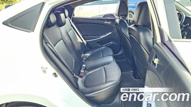 Hyundai Accent 2014 — photo 17