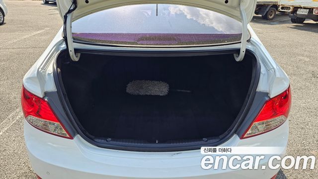 Hyundai Accent 2014 — photo 23
