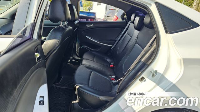 Hyundai Accent 2014 — photo 24
