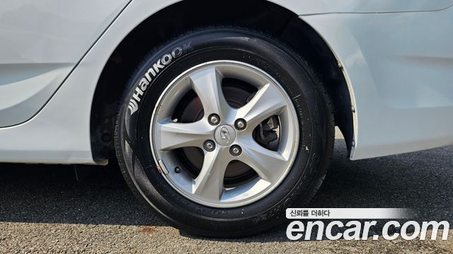 Hyundai Accent 2014 — photo 7