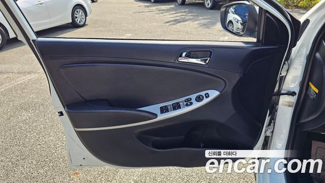 Hyundai Accent 2014 — photo 14