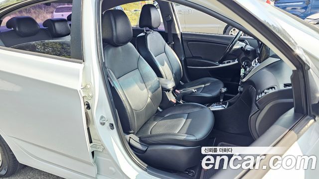 Hyundai Accent 2014 — photo 16