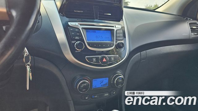 Hyundai Accent 2014 — photo 29