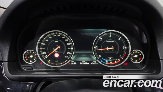 BMW 5-Series 2014 — photo 8