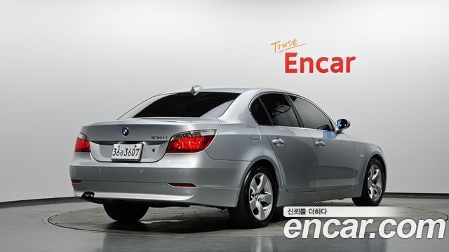 BMW 5-Series 2004 — photo 2