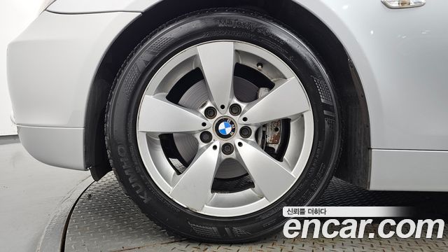 BMW 5-Series 2004 — photo 5