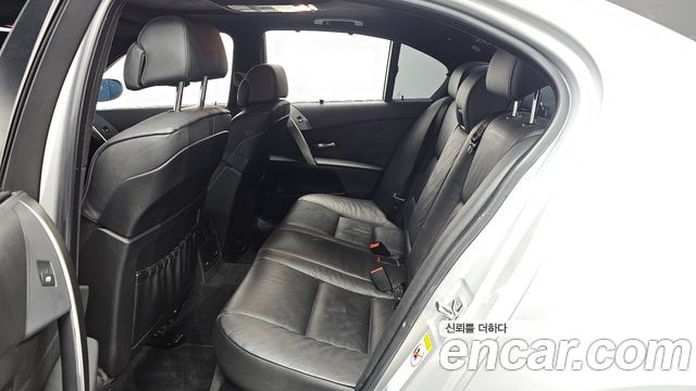 BMW 5-Series 2004 — photo 11