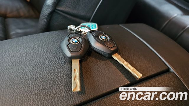 BMW 5-Series 2004 — photo 19