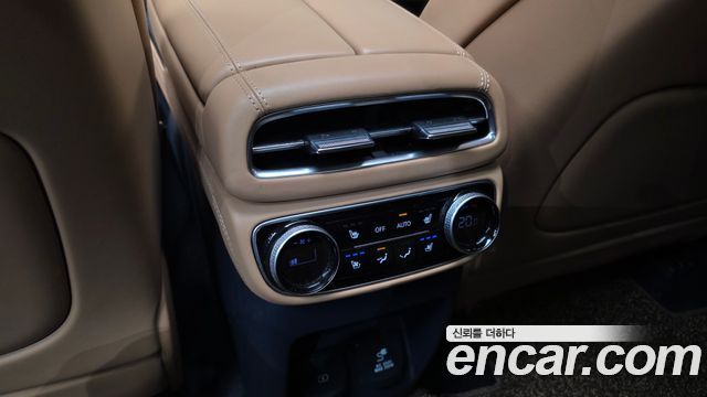 Genesis GV80 2020 — photo 24
