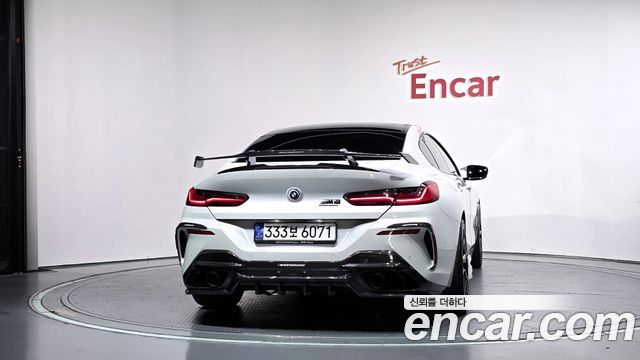 BMW 8-Series 2022 — photo 4