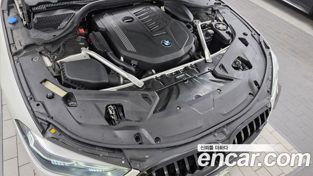 BMW 8-Series 2022 — photo 6