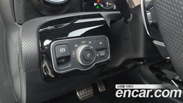 Mercedes-Benz A-Class 2023 — photo 26