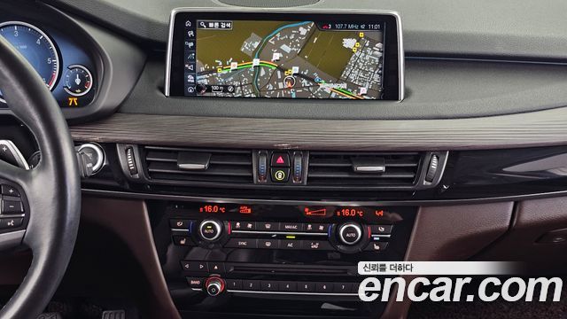BMW X5 2017 — photo 14