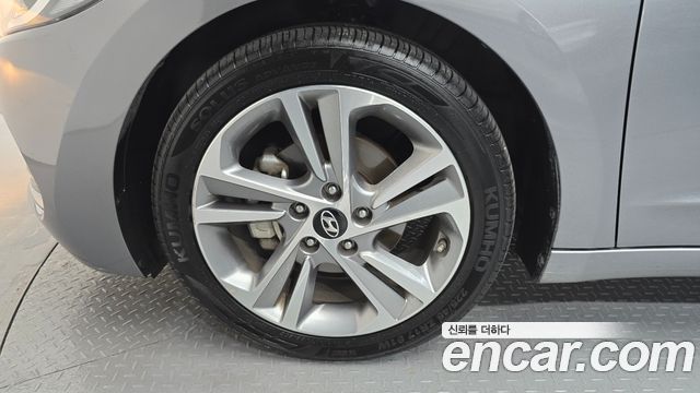Hyundai AVANTE 2017 — photo 5