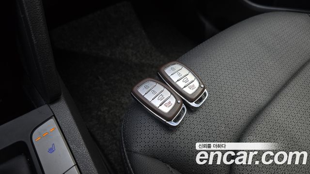 Hyundai AVANTE 2017 — photo 23