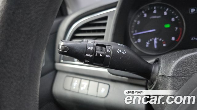 Hyundai AVANTE 2017 — photo 30